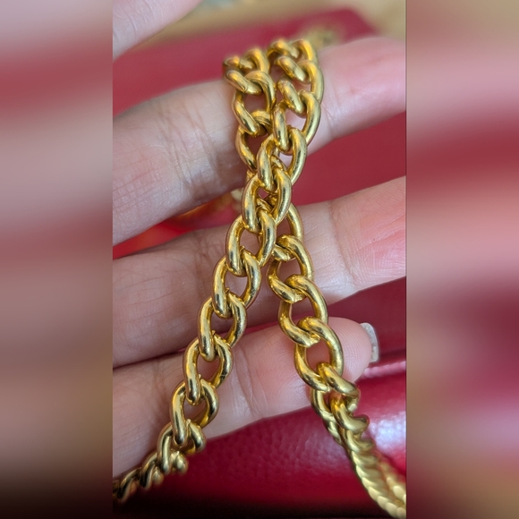 Nina Ricci Paris calf Skin Leather Bag with Gold Chain - Picture 10 of 11